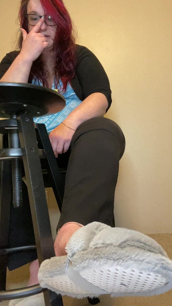 BellaBlast: Slipper Domination: BBW Feet Humiliation as My Footstool