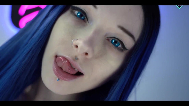 Karneli Bandi: R2d2 S-a excitat și i-a futut micul cur. Karneli Bandi