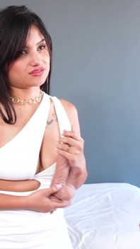Columbienul Îndrăznește Să Facă Sex Anal Interrasial. Sofia Mayers, Alături De Un Bărbat De Culoare În Black Fix Din Fakings