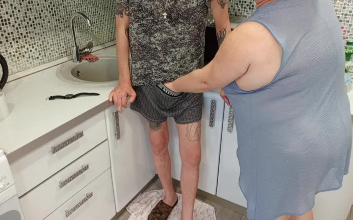 Zona901: My Mother-in-law Sucks My Dick and I Cum in Her...