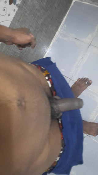Wheyincognito: Băiat se masturbează în baie