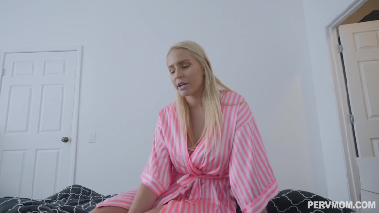 PervMom: Pervmom - Sexy blonde stepmom (Vanessa Cage) needs help with stretching her...