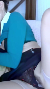 Latina universitária com bunda peluda fodida