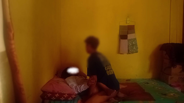 Famly sex: Teenage Girl in College in Entot at Her House When...