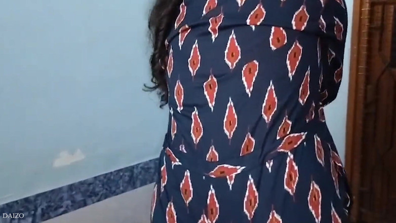 Daizo Premium: Bhabi s velkým zadkem ošukaná v desi stylu jí mrdku