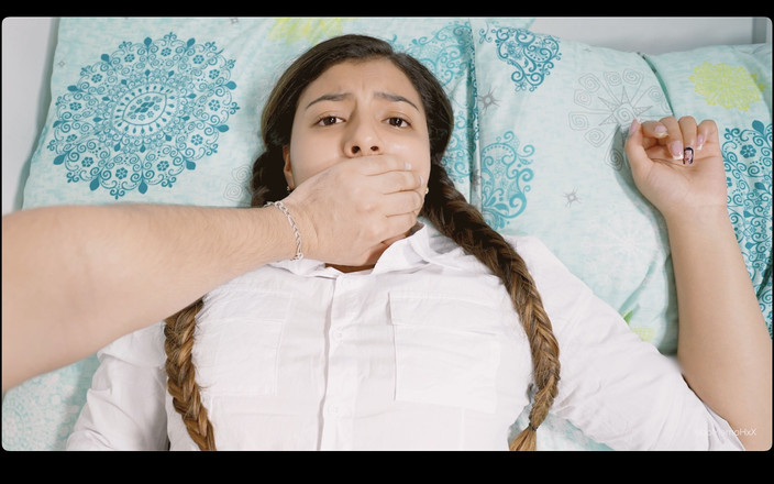 XxHomeMade: Shh Don't Go țipând! - Fratele vitreg își fute sora vitregă când sunt...