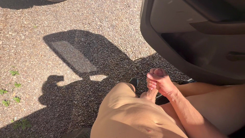 Extremalchiki: Mở bãi đậu xe thủ dâm khỏa thân