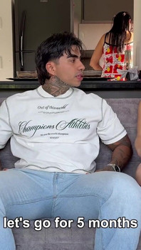 ミルフは彼氏を放置し、継娘は彼女に隠れて彼と関係を持たせている