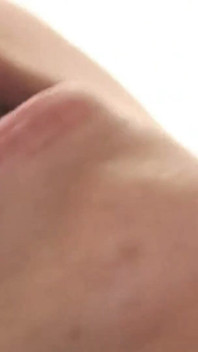 哺乳期熟女用手指滴水的阴户达到爆炸性高潮