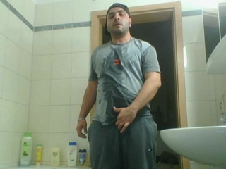 SmokedAlloy2: Kirlijunkbro tuvalete işiyor