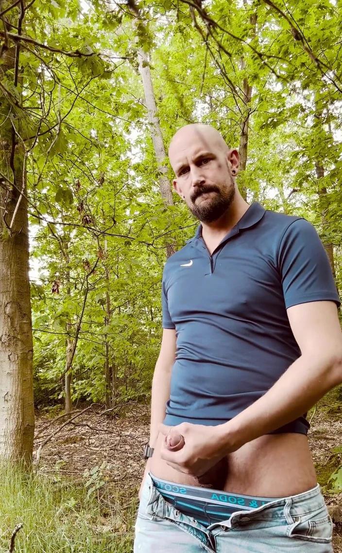 Barebackpaul86: Приятно быть в лесу, и люди могут видеть, как я играю с моим #dick