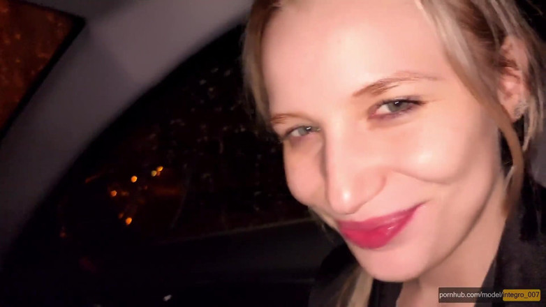 Stacy Starando: Di nuovo la sorellastra si è offerta di succhiarmi in macchina,...