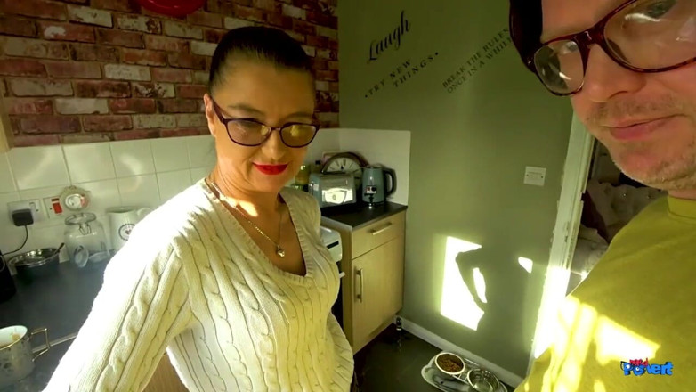 Nerd Pervert: Tante lucy - milf-schwanz schluckt