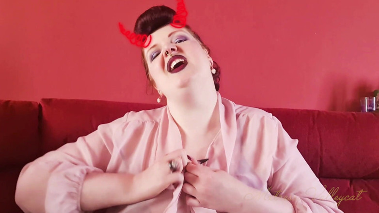 Mxtress Valleycat: Mxtress Interrupts Your Broadcast