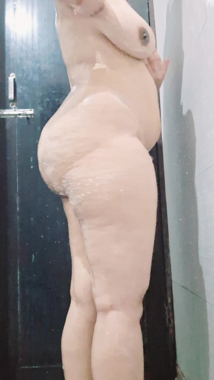 Riyathakur: Desi žhavá sexy dívka masterbate v koupelně, prstění