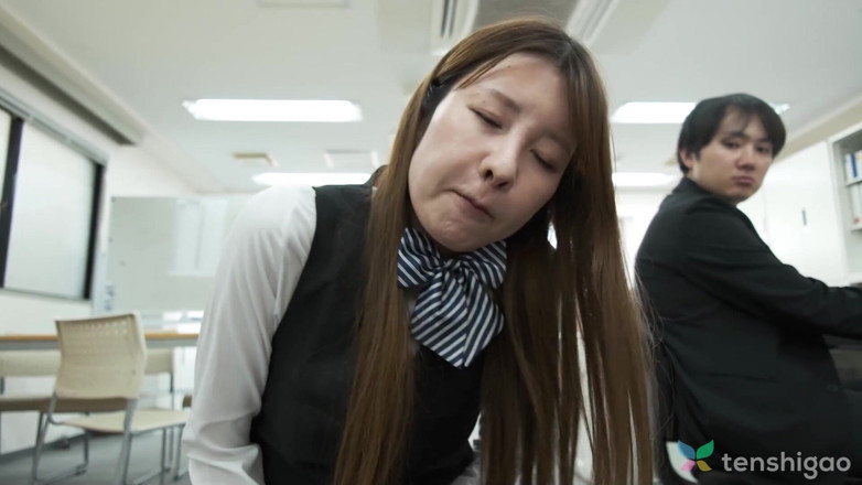 Tenshigao: Uma louca aventura de sexo no escritório com Akari Amamiya