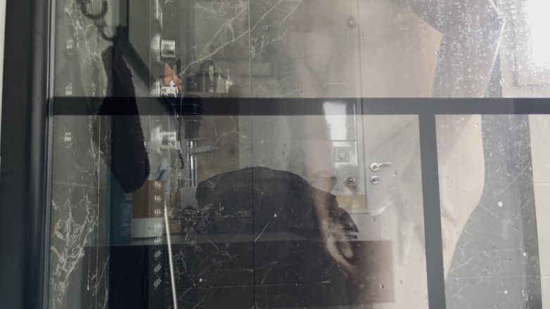 Aimeronds: Beni duş alırken izle