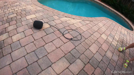 Karups POV: Hoparlörünü yalıyor