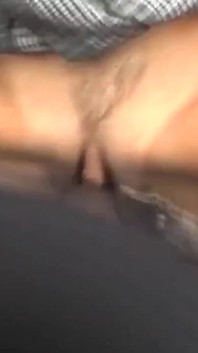 Yaramaz esmer kız yarağını emerek ateşli döl fışkırtıyor
