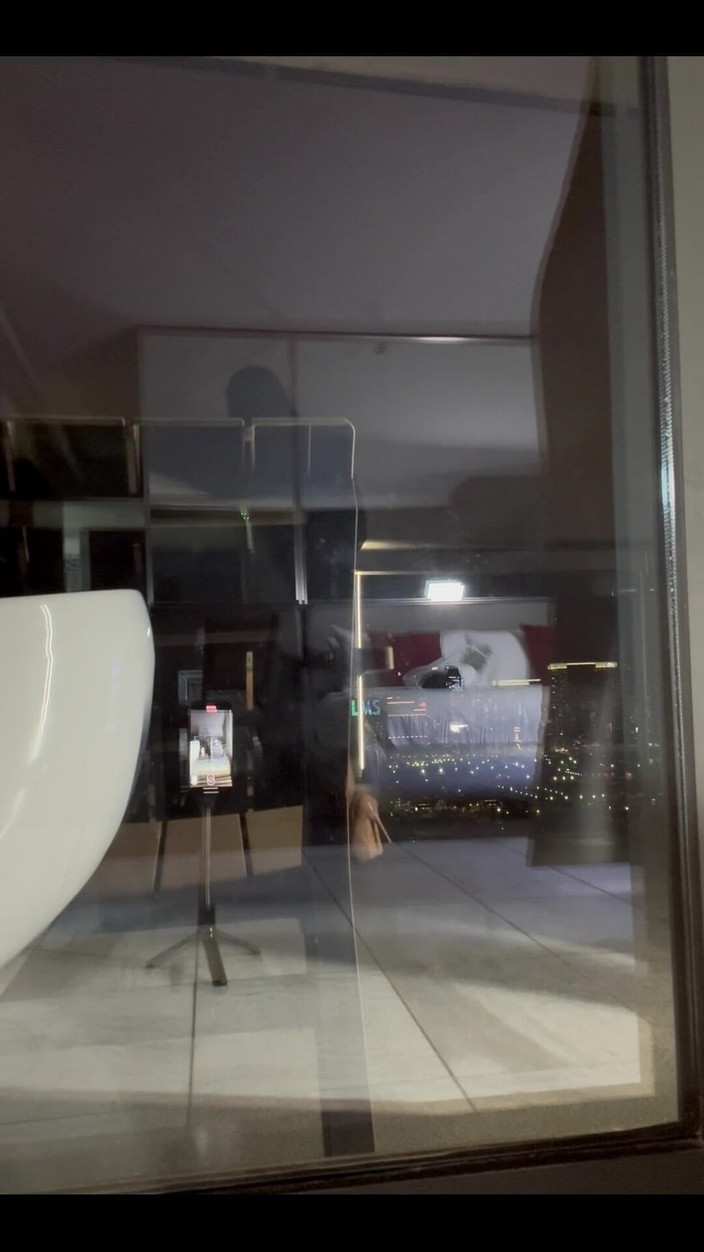 Amanda Thickk: Bts-video van een recente fotoshoot