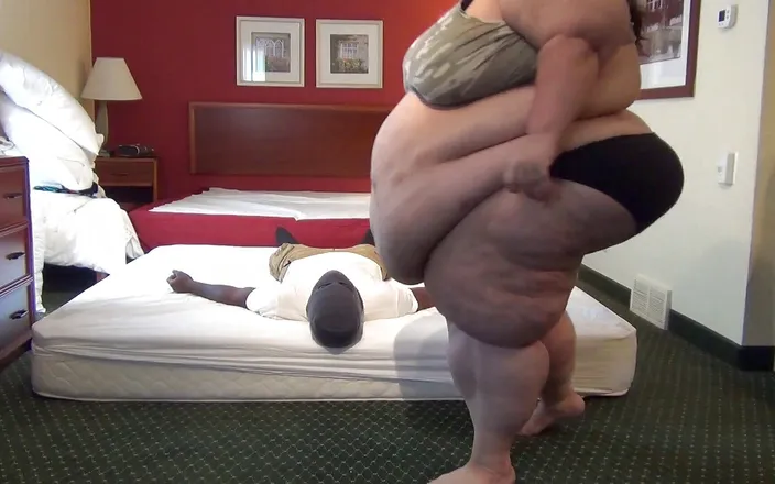 Full Weight Productions: Heaviest Butt Drops Ever - Bmk &amp; Luna