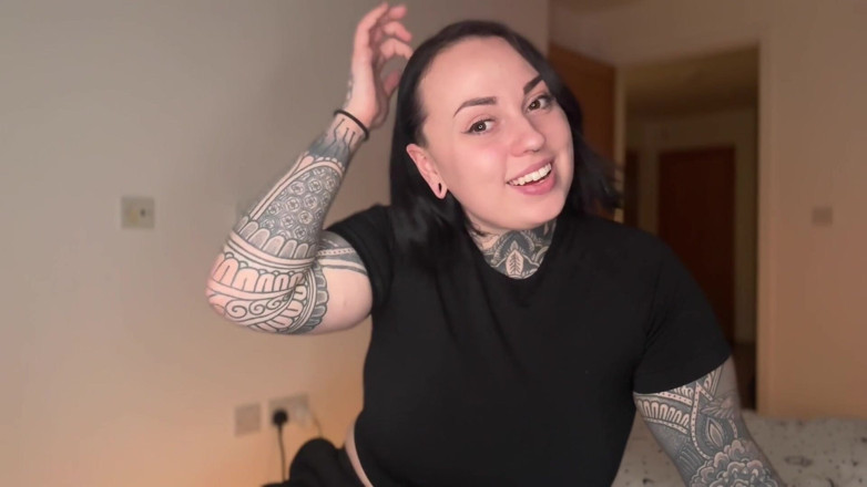 Miss Valentina: 不道德的金融统治