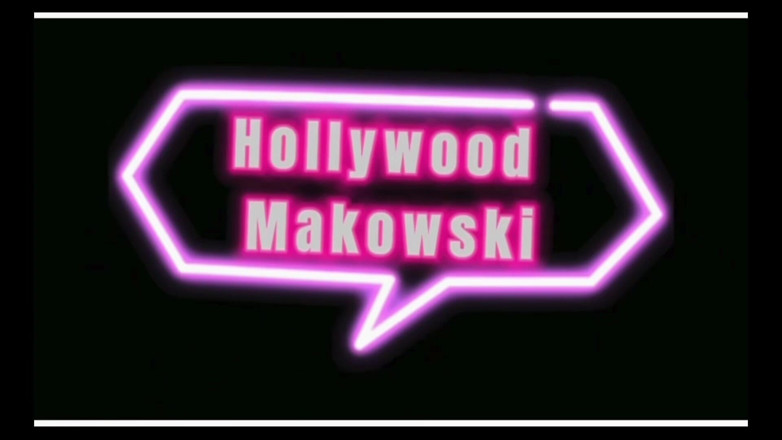 Hollywood Makowski: Ladyboy Nisha Gioca a Nascondino. Guardala Mentre Si Masturba Con...