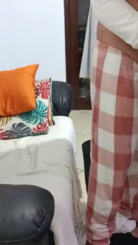 Si travestì da somnambulist per fare sesso con la sua sorellastra.