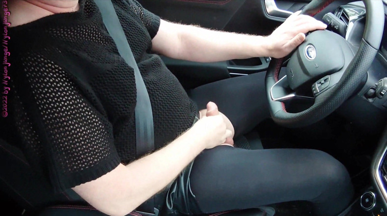 Carmen_Nylonjunge: Seksi sesk seksi di dalam mobil 2. Crossdresser