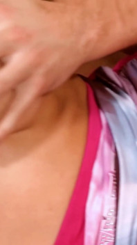 Seksi kız arkadaşla ateşli çift ıslak amcığını dölle doldurmak için sikişiyor