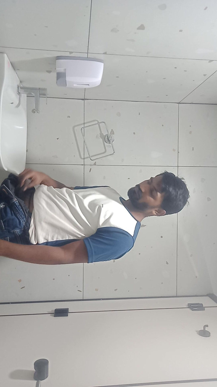 KUMBHA MANOJ KUMAR: Saya mengongkek hari ini mengongkek jururawat saya dengan begitu keras...