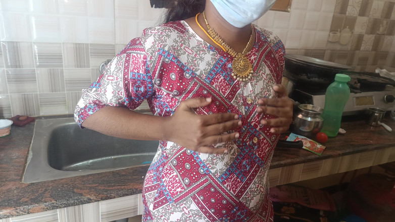 Wonder: Домохозяйка трахается на кухне