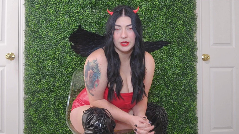 Julia Ryan: Seduced by a Farting Succubus