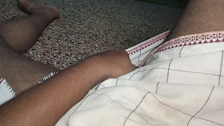 Sweet Indian cock: Istri india dientot anal dan ciuman di kantor