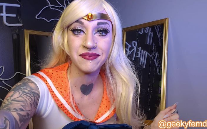 Geeky Femdom: नाविक वीनस Tuxedo Mask को चोदती है