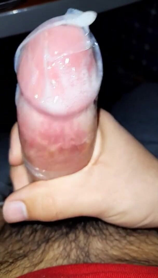 Anonihotch: 用避孕套自慰