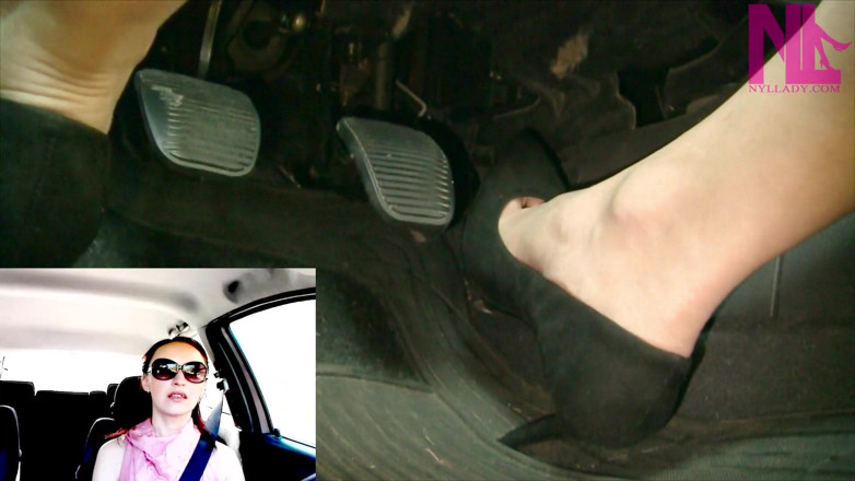 Nyllady: Soft Driving in Suede Black Louboutins