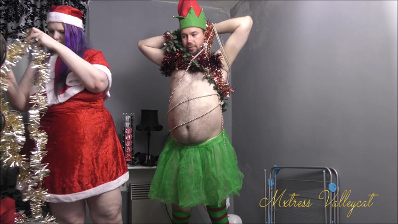 Mxtress Valleycat: Human Christmas tree
