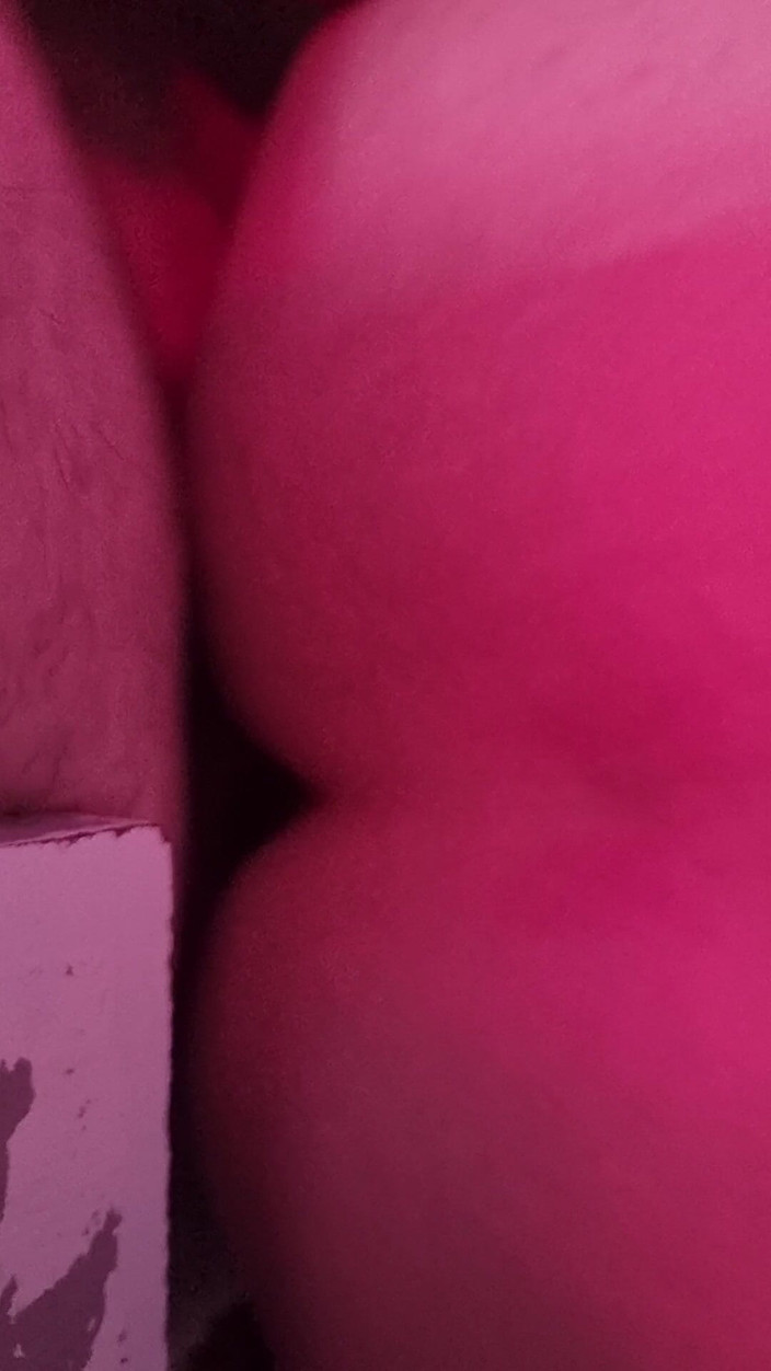 R b hubby: Istri sama orang asing di glory hole