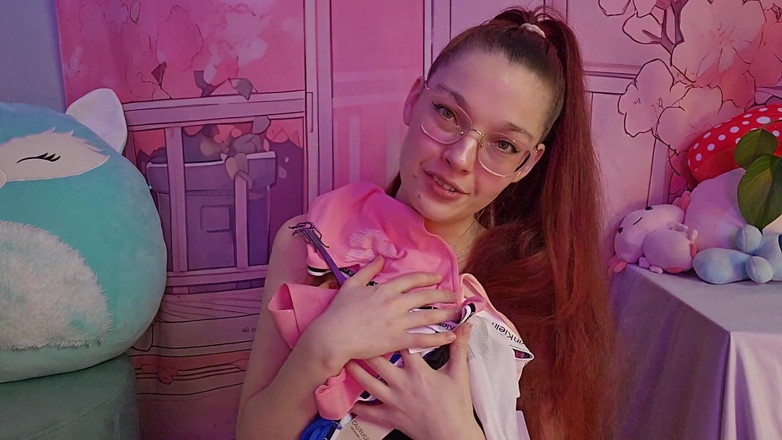 petitesubkitten: Calvin Klein приміряє трусики і стрінги