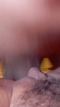 Sexo caliente en un motel, follando a pelo el coño y recibiendo sexo oral