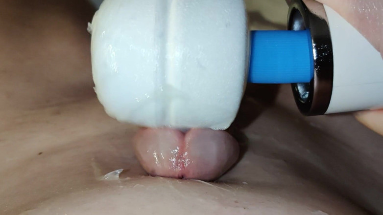 Big Daddy Dommmm: Close up with hitachi wand vibrating cum out of my...