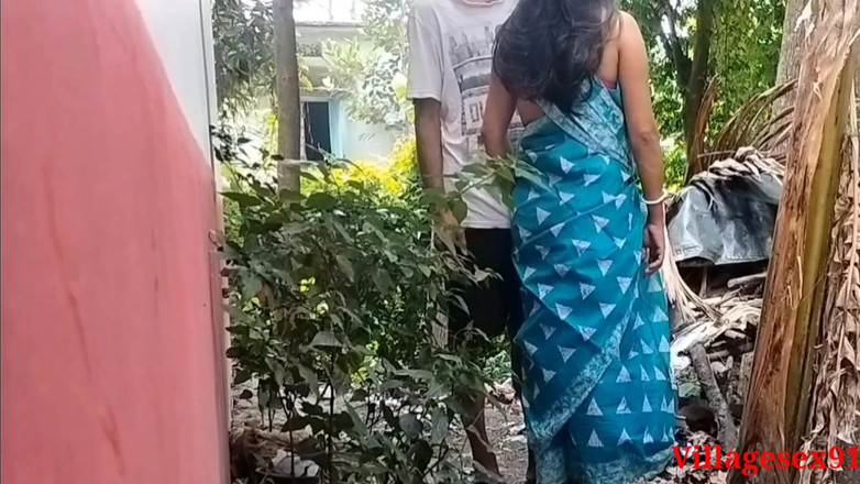 Villagesex91: Girl Cleaning Garden When Husband Came and Fucked Her