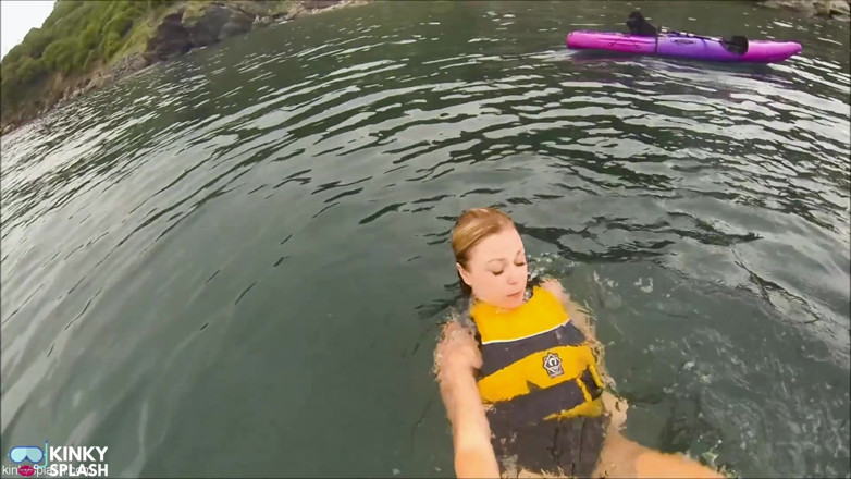 UKCuteGirl Lucy Lauren: Catastrophe d’un kayak en eau libre pour des non-nageurs - sauvée...