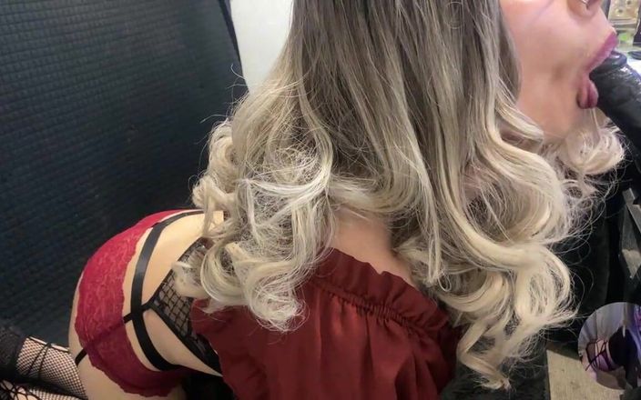 xdresserwithass: Sexy CD Solo