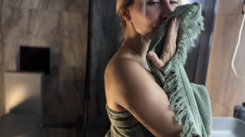 LoveHomePorn: Caught on Camera Naughty Busty Girlfriend Pleases Herself in the...