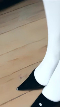 Becky holt lagi asik menggoda cowok berseragam teaser#1