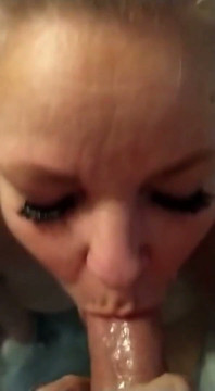 Piena Nella Mia Bocca Che Deglutisce