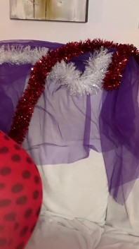 È l'ora dell'ultimo, scatenato avvento sexy! Gioca con i collant con i giocattoli