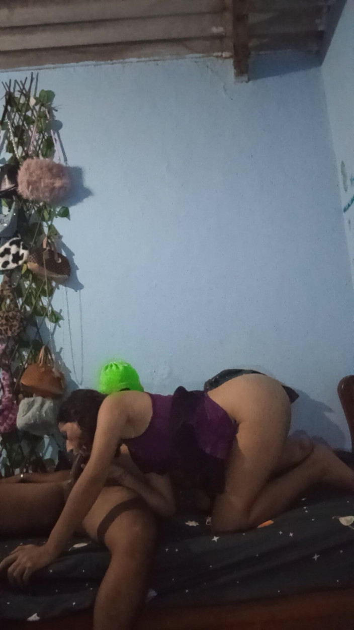 Femboy from Colombia: उस सौतेले भाई के साथ एक अमीर मुठभेड़